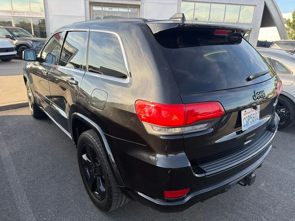 Used 2015 Black Jeep Altitude image 4
