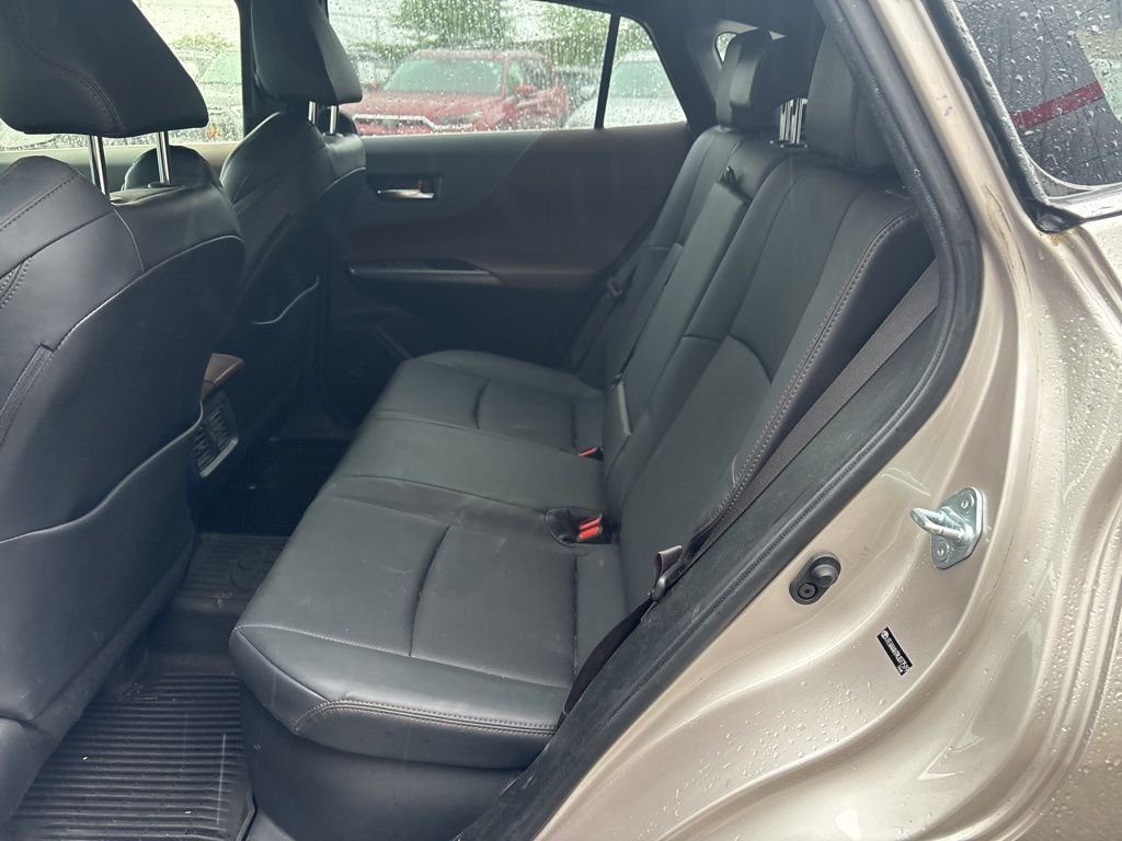 Used 2021 Silver Toyota XLE image 7