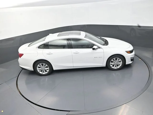 Used 2024 White Chevrolet LT image 31