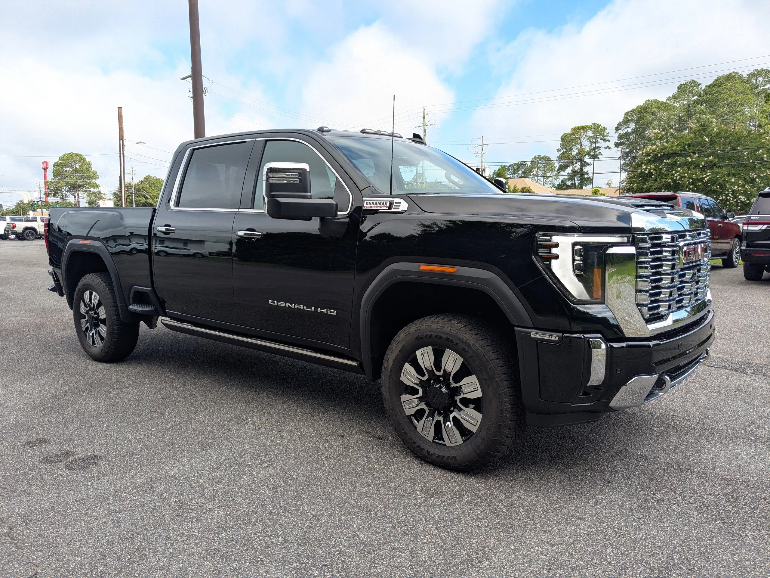 2026 GMC Sierra 4WD Crew Cab Standard Box Denali's photo