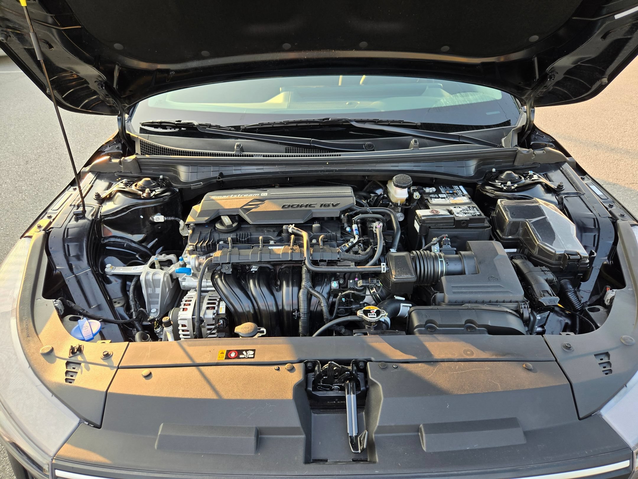 Used 2025 Aurora Black Pearl Kia LXS image 19