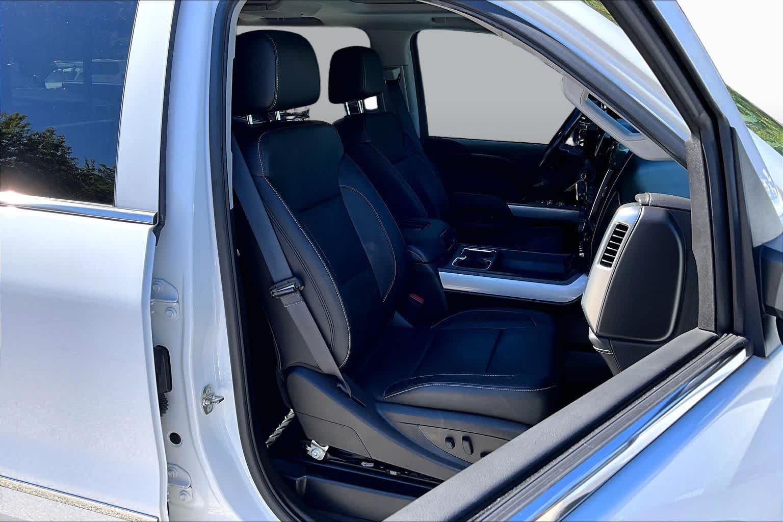 Used 2019 Summit White Chevrolet LTZ image 8