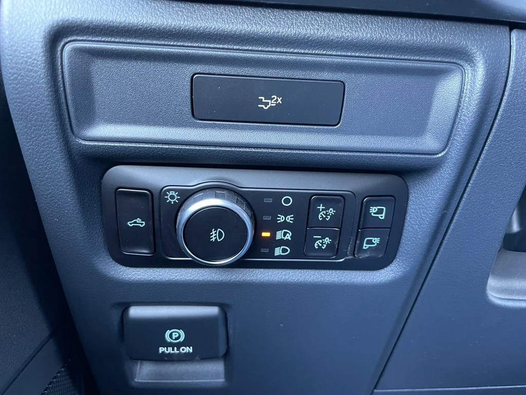 New 2026 Carbonized Gray Metallic Ford XLT image 43