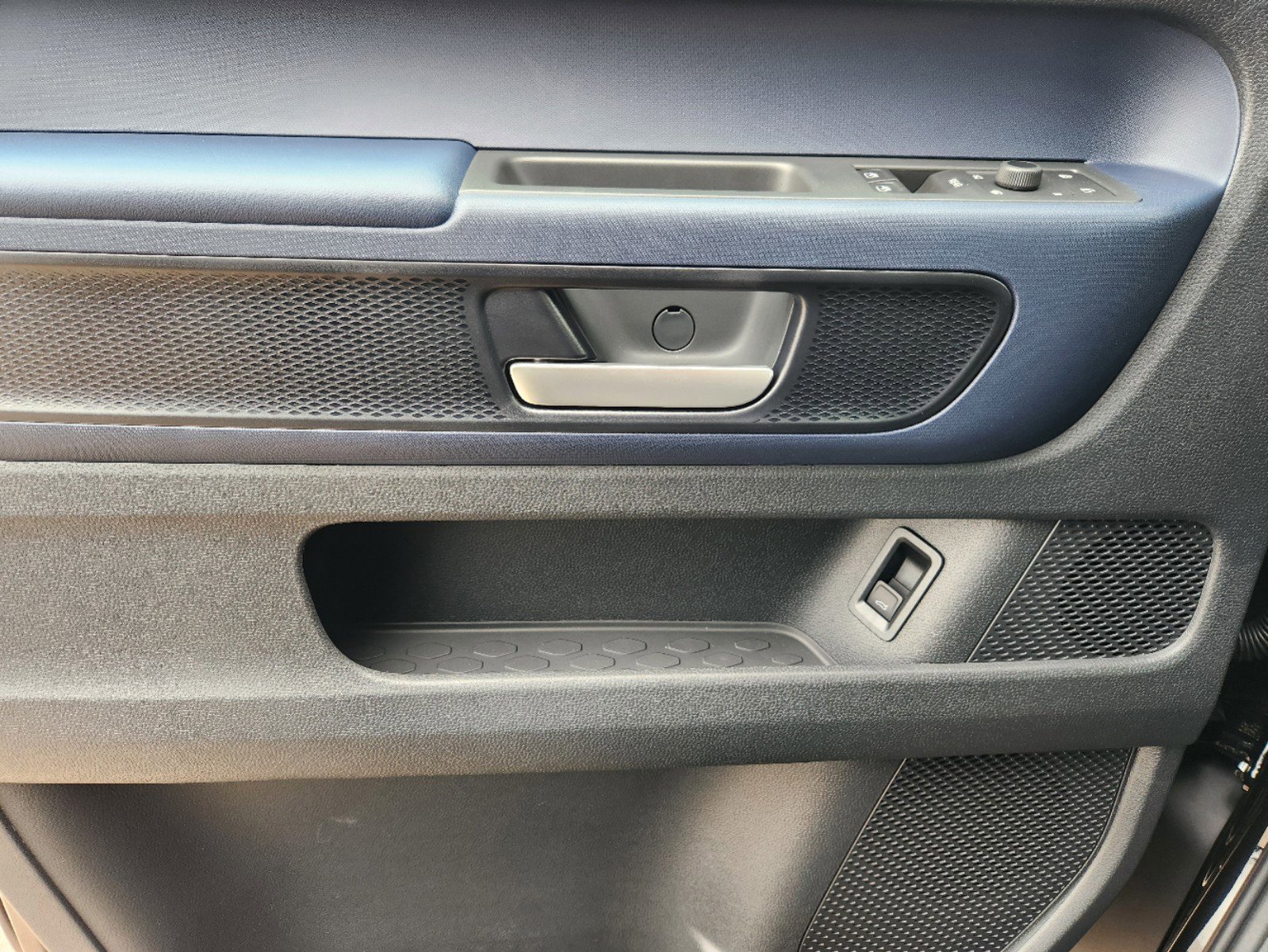 2025 Volkswagen ID. Buzz PRO S - Photo 17