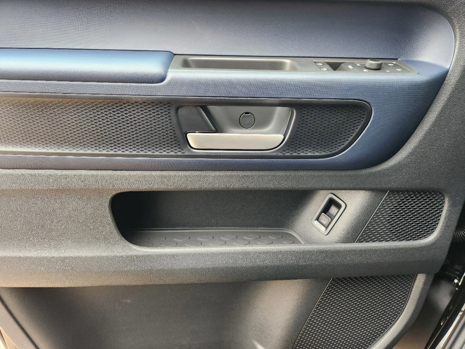 2025 Volkswagen ID. Buzz PRO S - Photo 17