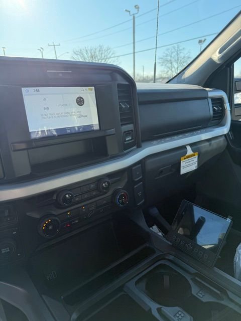 New 2026 Oxford White Ford F-550® XLT image 23