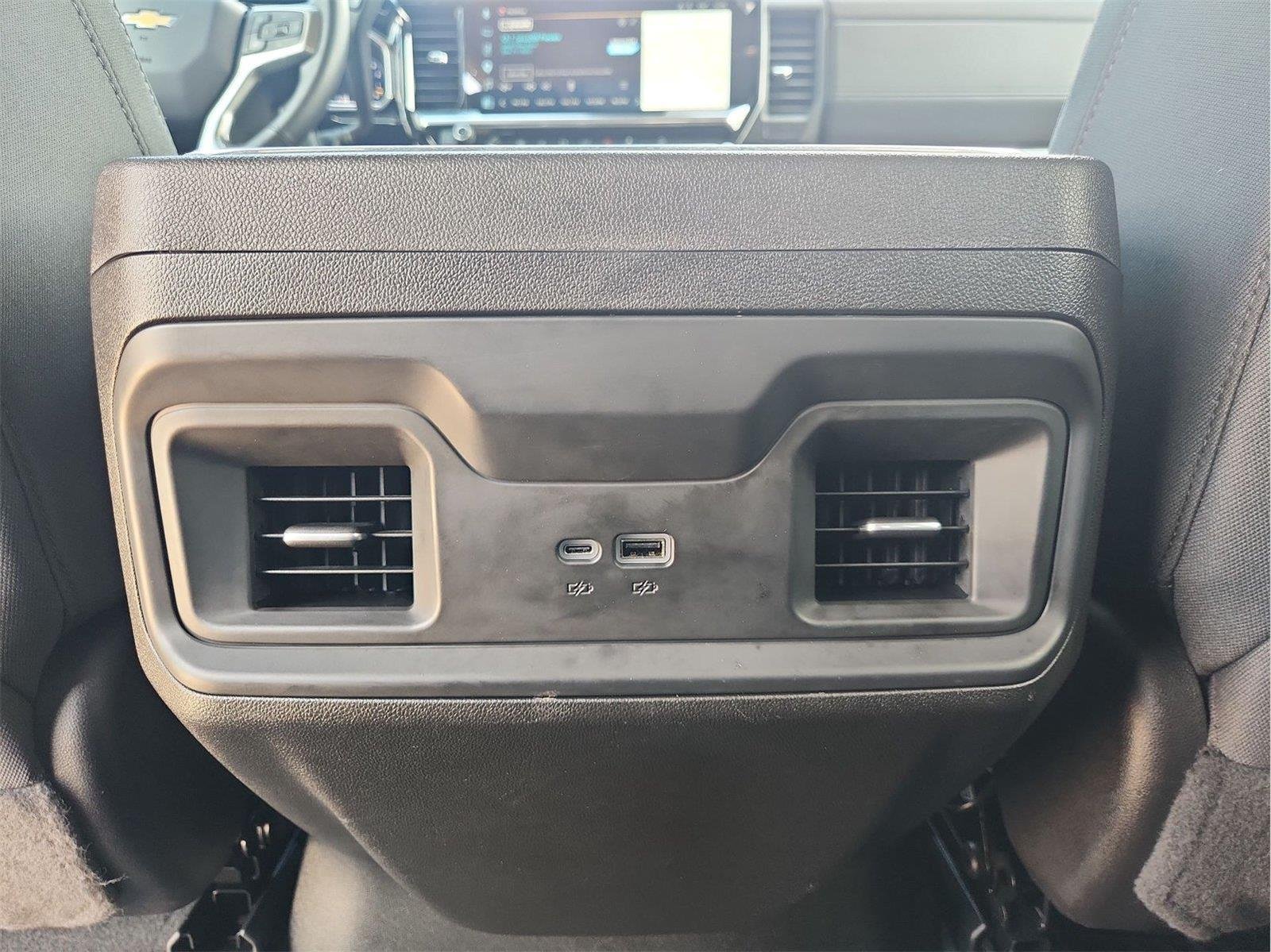 2025 Chevrolet Silverado 2500 HD photo 21 of 33
