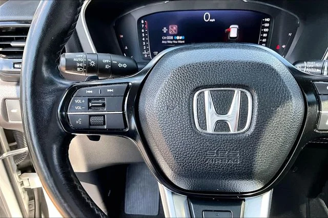 Used 2023 White Honda Elite image 10