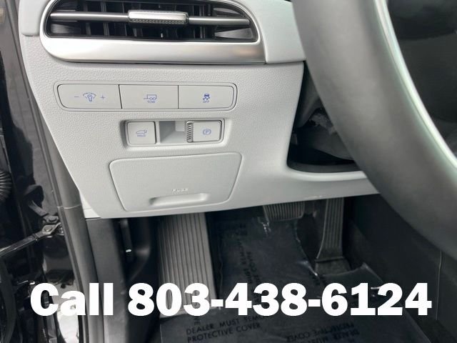 Used 2025 Black Hyundai SEL image 22