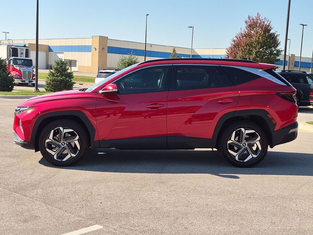Used 2022 Red Hyundai Limited image 4