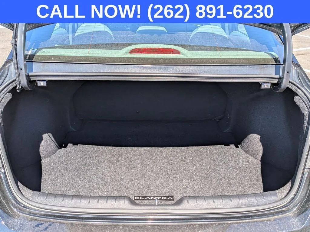 Used 2025 Black Hyundai SEL Sport image 25