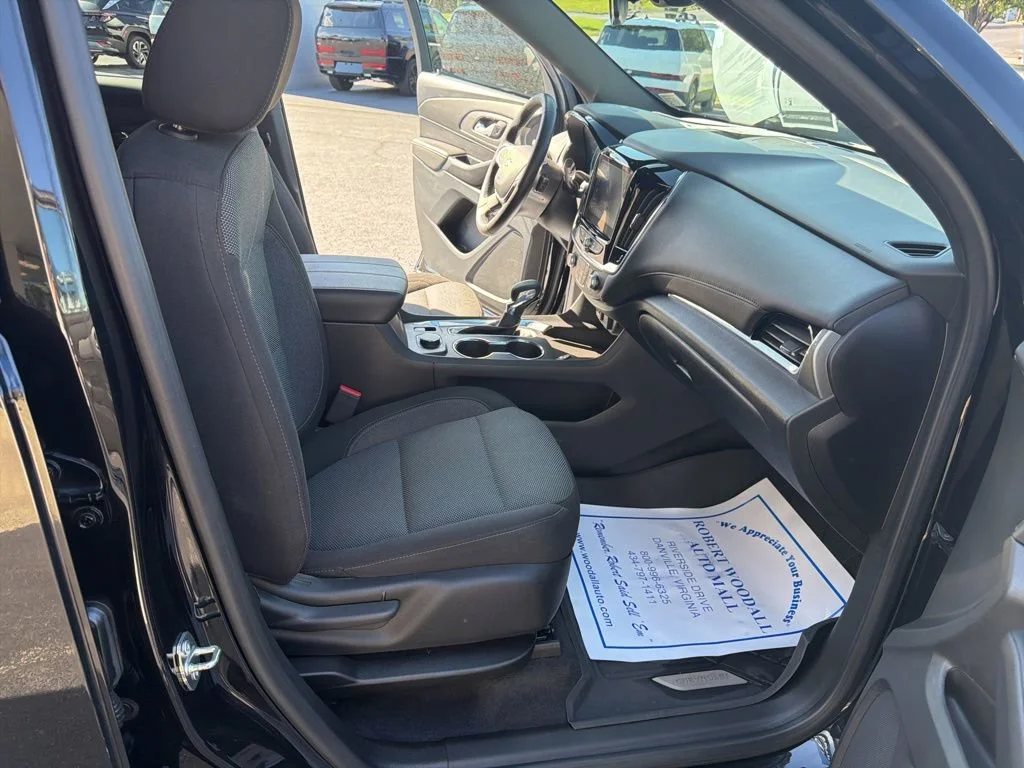Used 2023 Mosaic Black Metallic Chevrolet LT Cloth image 19