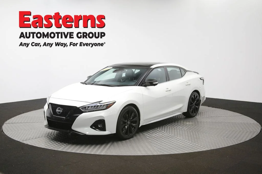 Used 2023 White Nissan SR image 60