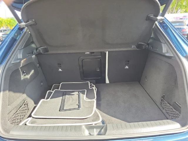 Used 2020 Blue Mercedes-Benz GLA 250 image 10