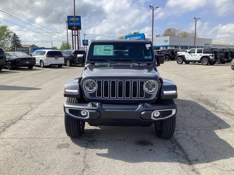 New 2026 Granite Crystal Metallic Clear-Coat Exterior Paint Jeep Sahara image 2