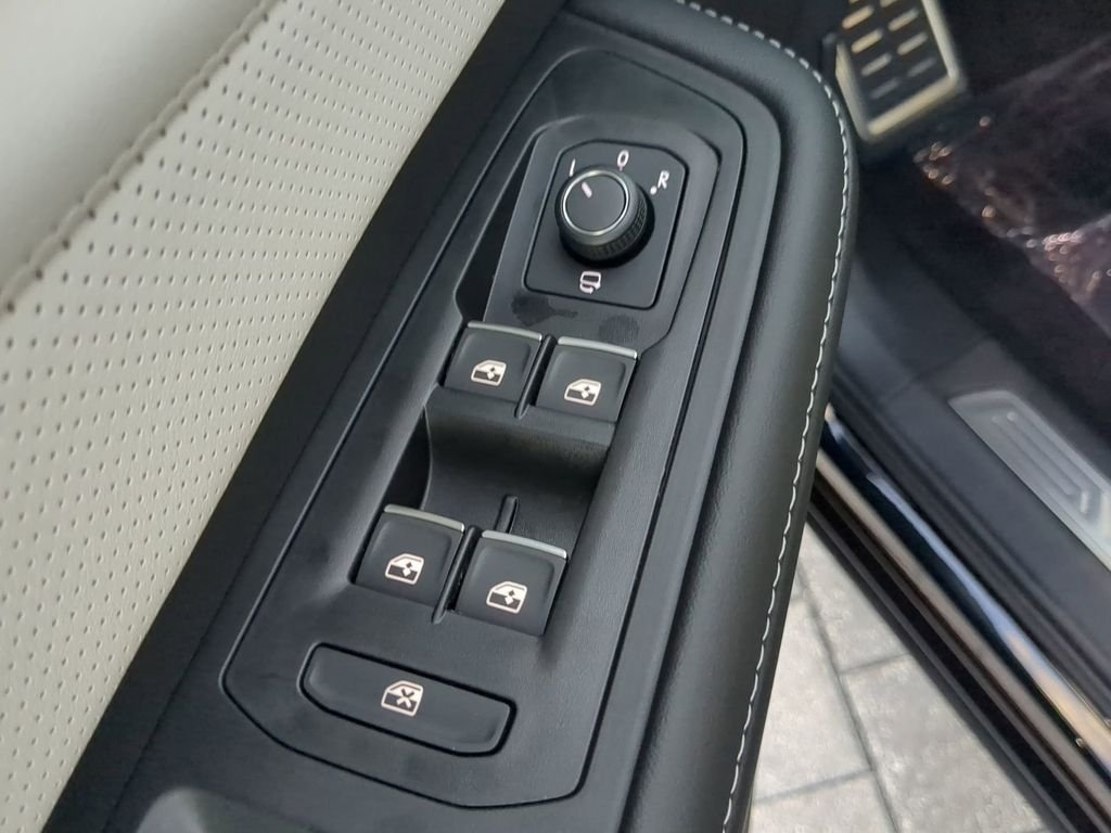 2026 Volkswagen Atlas Cross Sport SEL Premium R-LINE - Photo 19