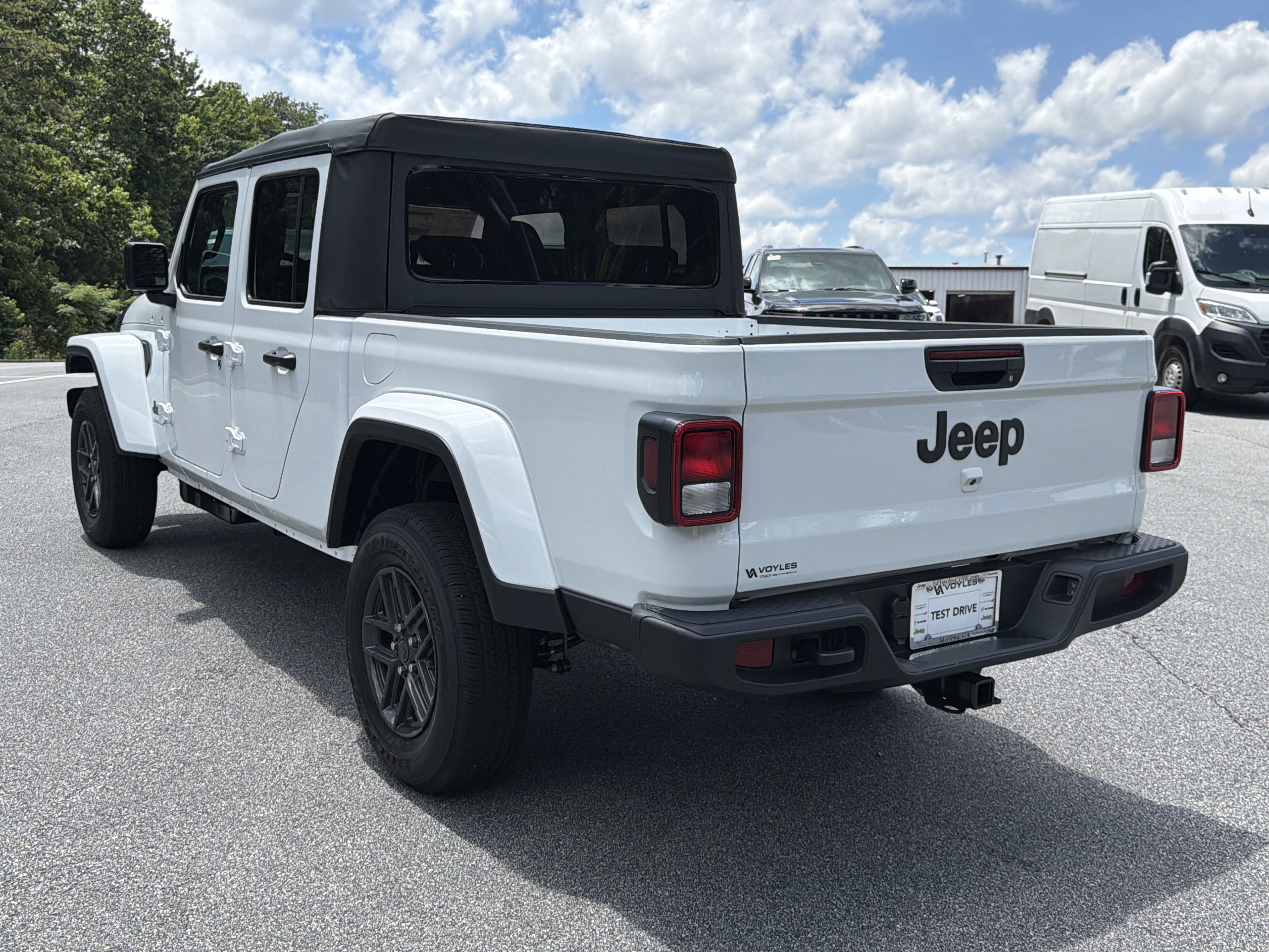 New 2026 Bright White Clear-Coat Exterior Paint Jeep Sport S image 6