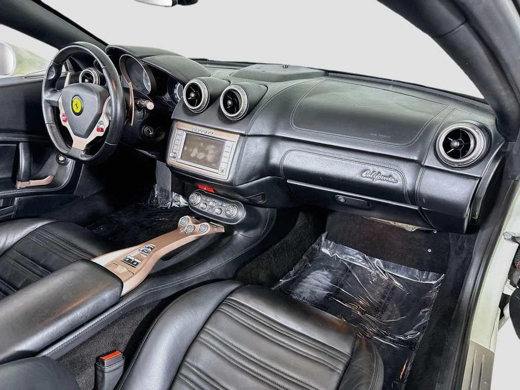 Used 2014  Ferrari Base image 27
