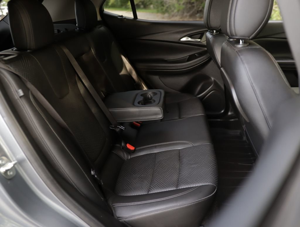 Used 2020 SATIN STEEL METALLIC Buick Essence image 30
