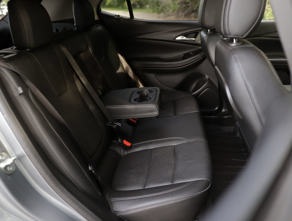 Used 2020 SATIN STEEL METALLIC Buick Essence image 30
