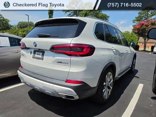 Used 2023 White Metallic BMW xDrive45e image 6