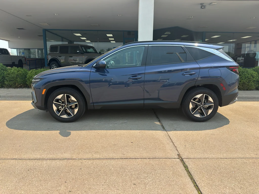 Used 2025 Atlantis Blue Hyundai SEL image 4