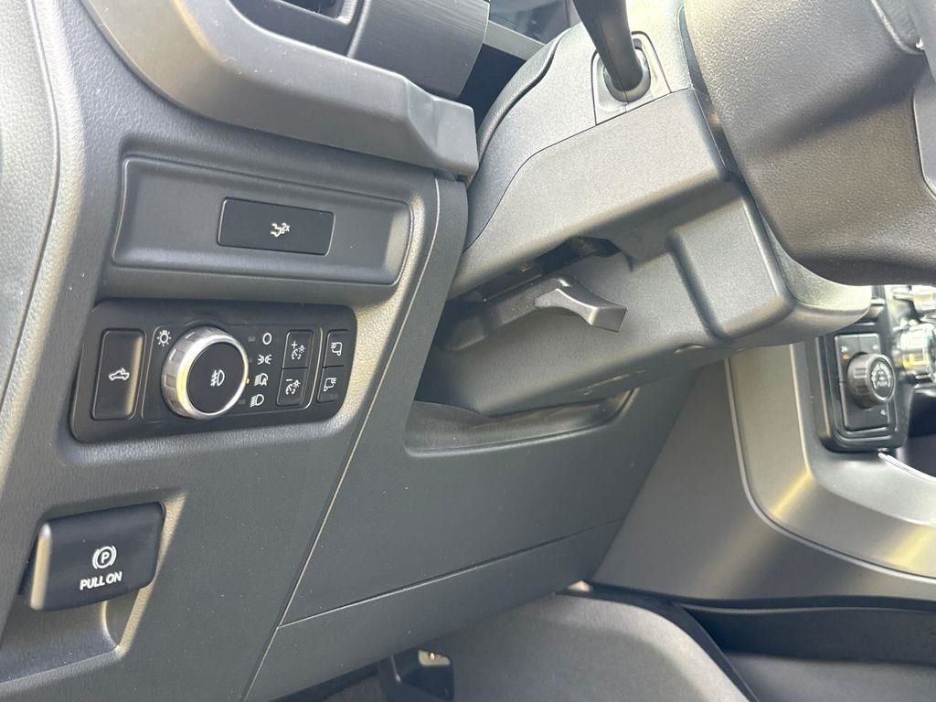 New 2026 Agate Black Metallic Ford XLT image 18