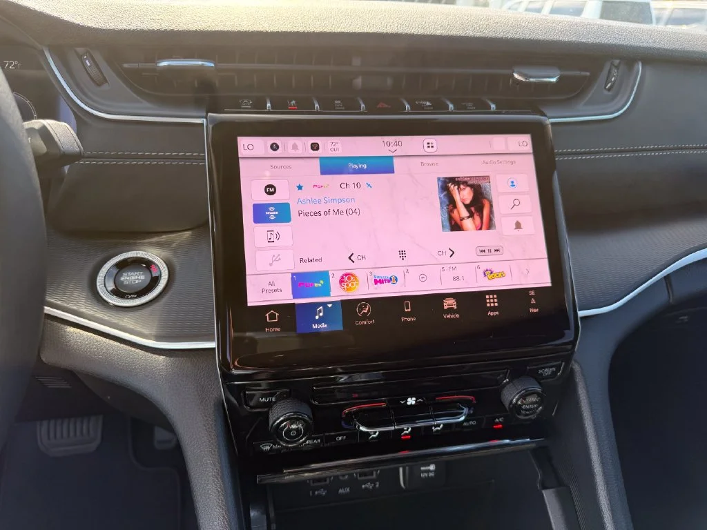 New 2027 Sting-Gray Clear-Coat Paint Jeep Laredo image 10