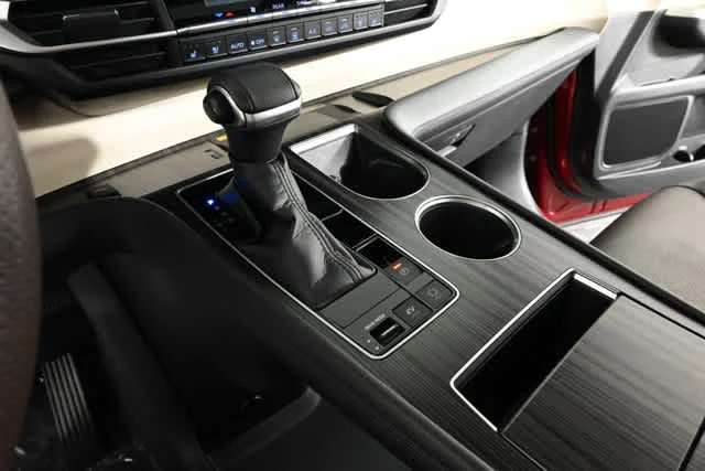 Used 2022 Ruby Flare Pearl Toyota Platinum image 32