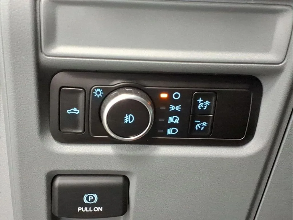 Certified Used 2023 Oxford White Ford XLT image 19