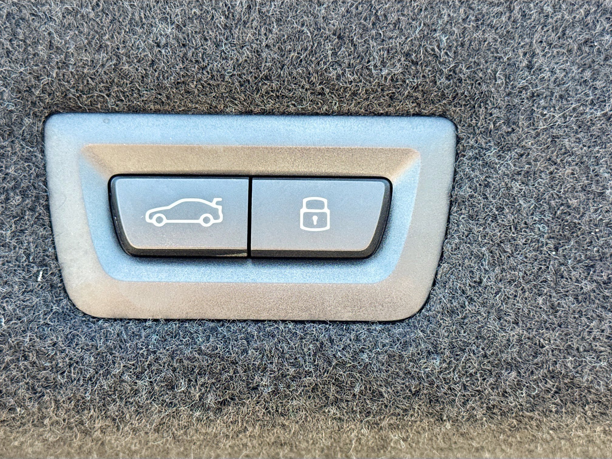 Used 2023 Oxide Grey Metallic BMW 760i xDrive image 13