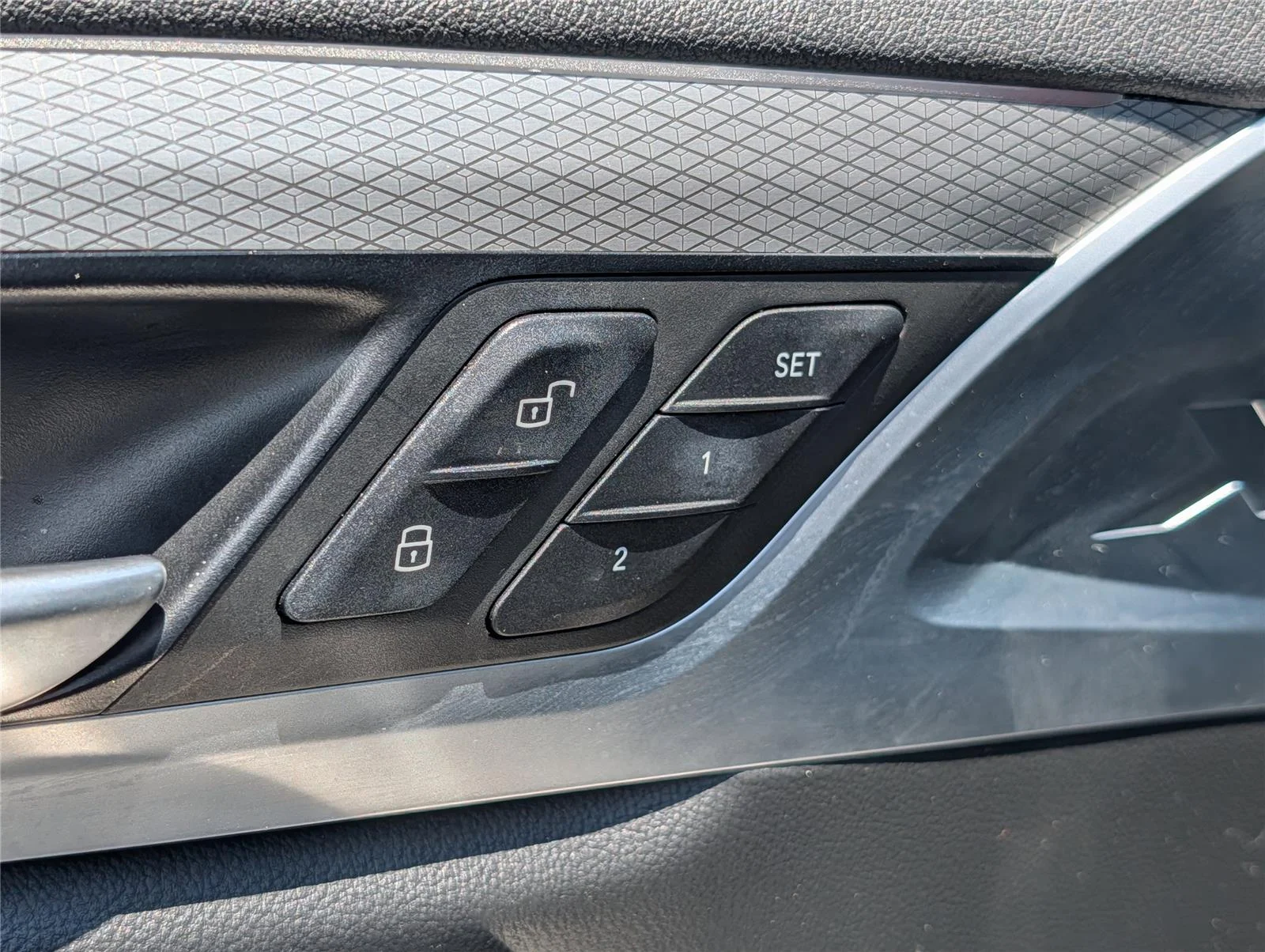 Used 2020 Black Sapphire Metallic BMW sDrive30i image 15