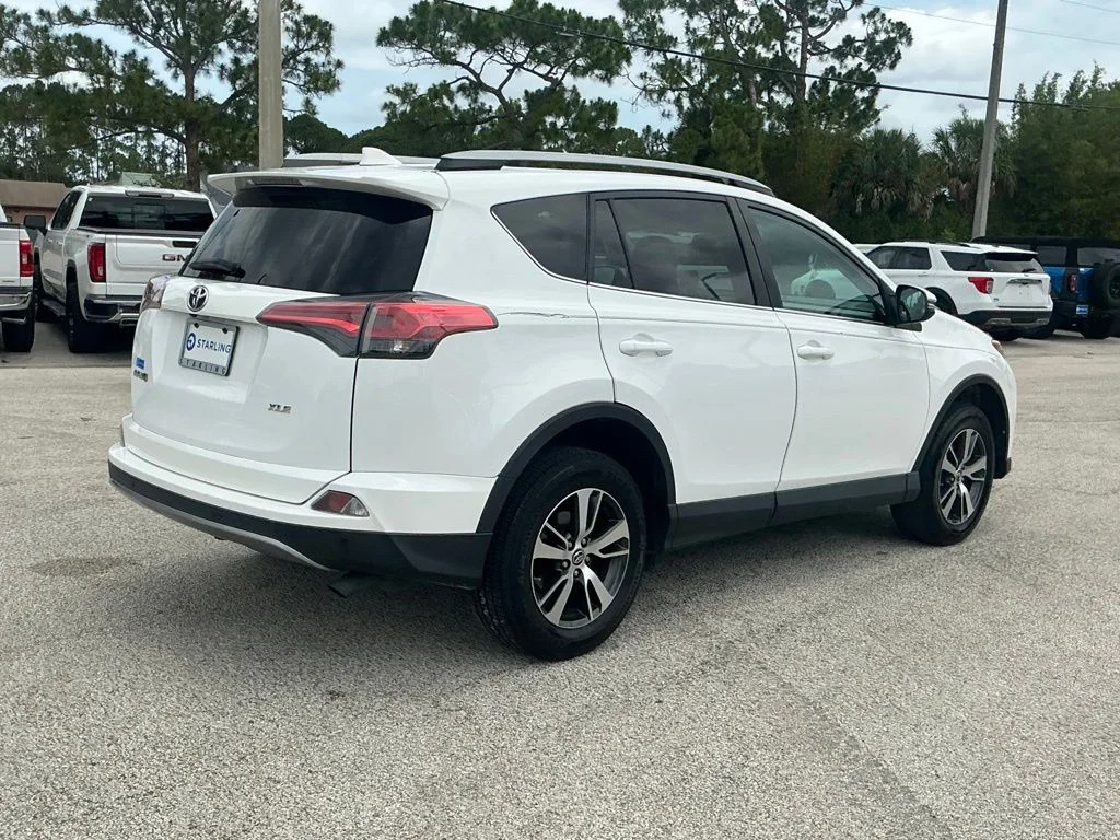 Used 2017 White Toyota XLE image 9