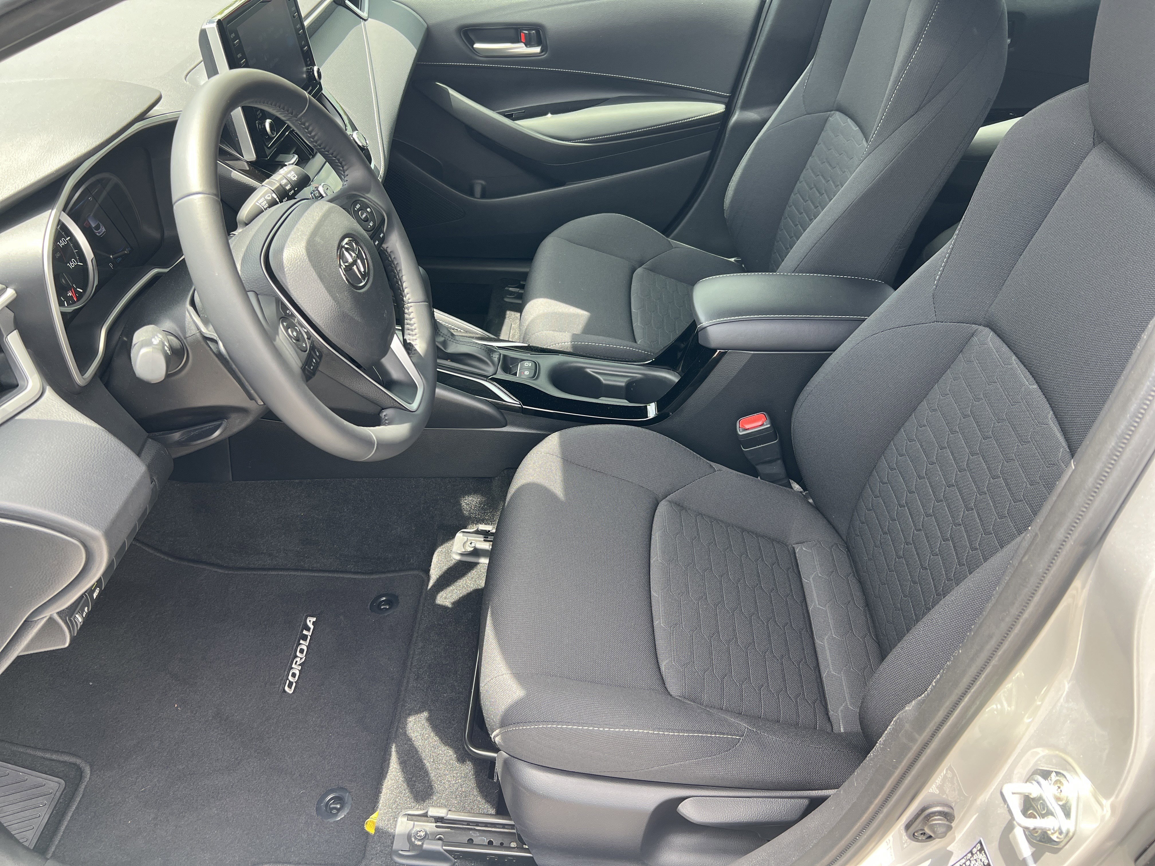 2022 Toyota Corolla Hatchback SE - Photo 19