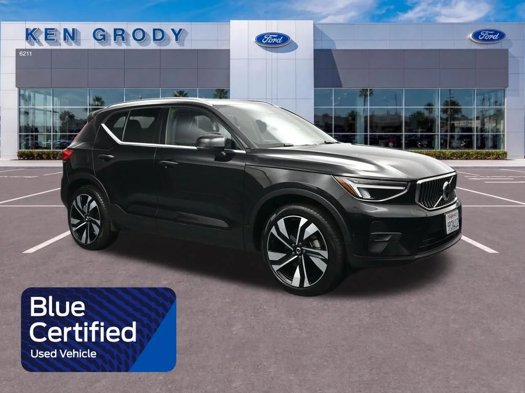 2025 Volvo XC40