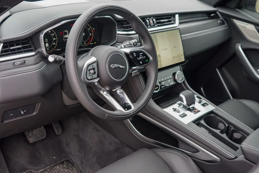 2026 Jaguar F-Pace R-Dynamic S - Photo 9