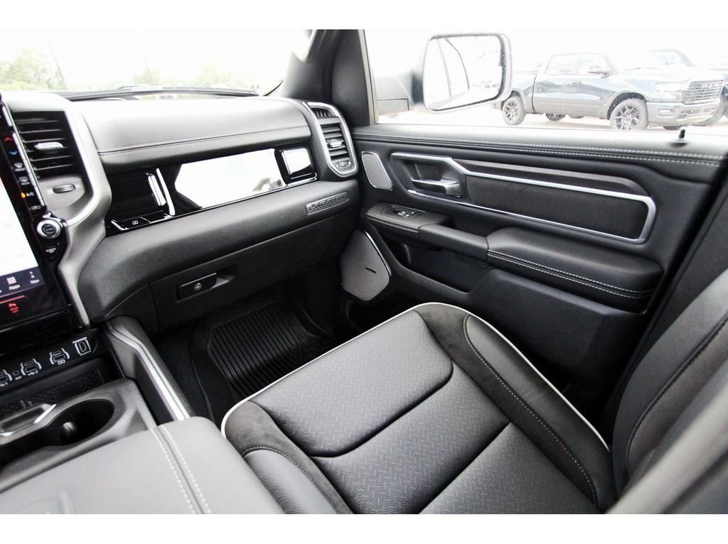 2025 RAM 1500 Laramie - Photo 10