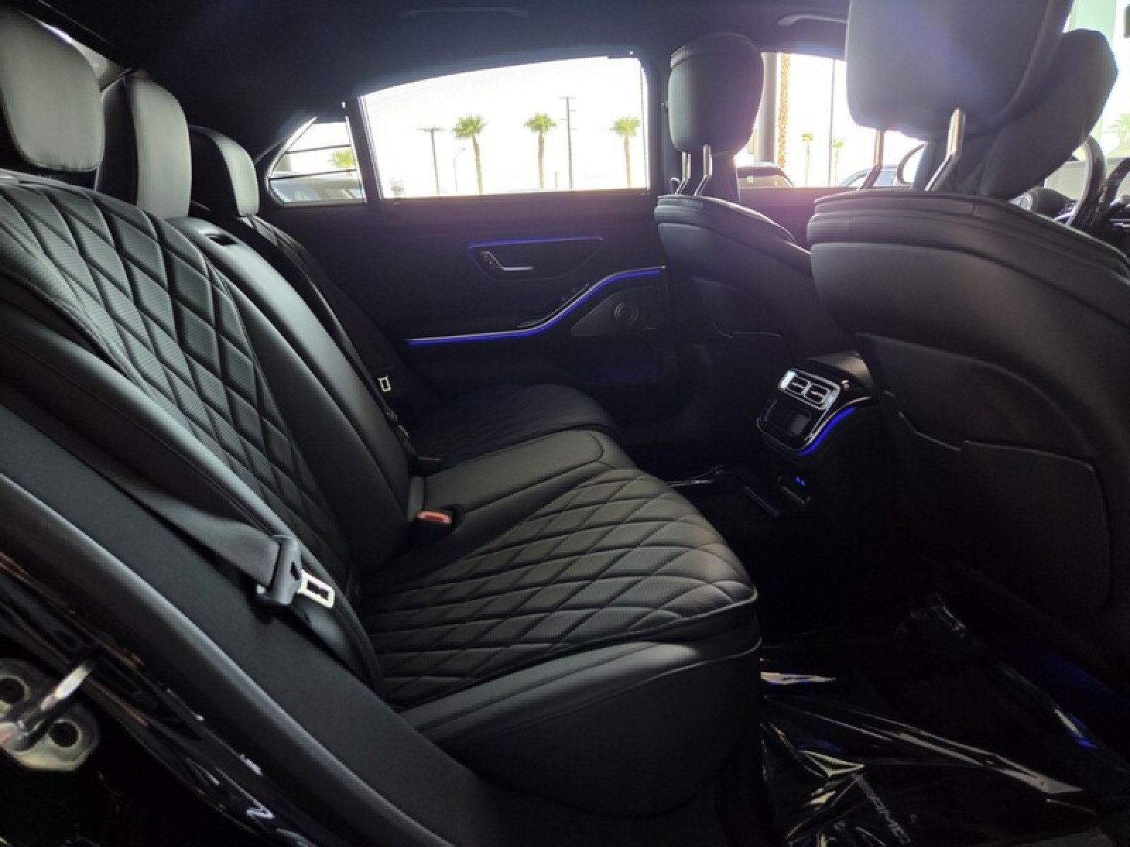 Certified Used 2025 Obsidian Black Metallic Mercedes-Benz S 500 image 18