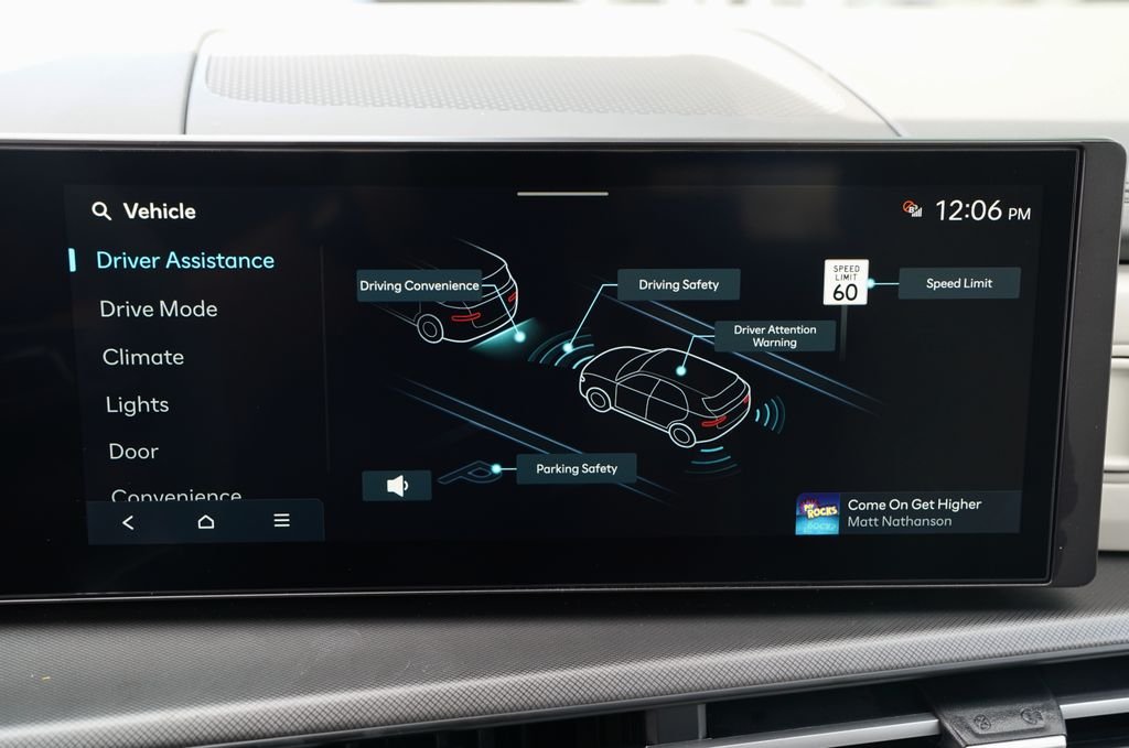New 2026 Phantom Black Hyundai SE image 38