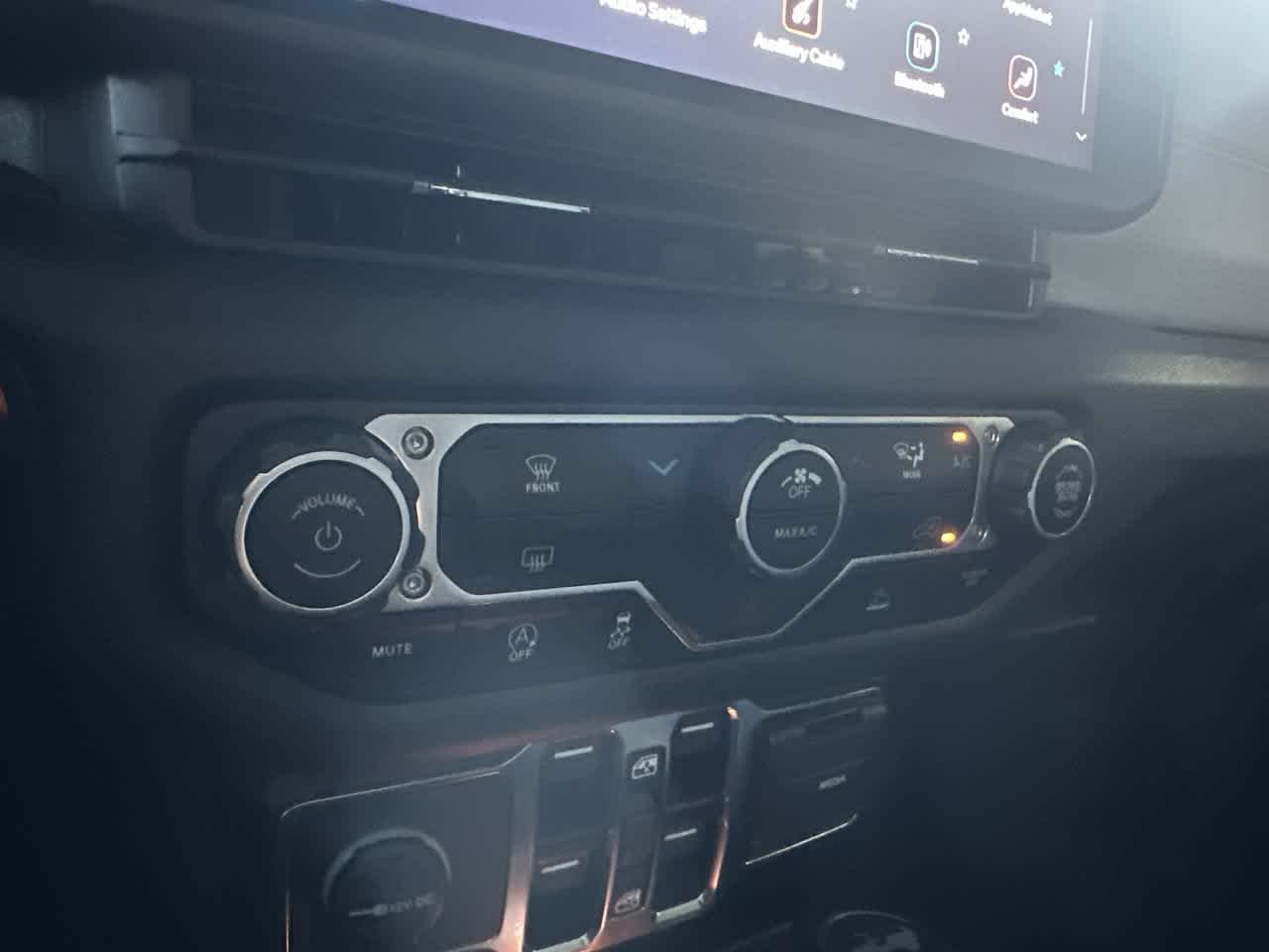 Used 2024 Anvil Clear Coat Jeep Sport S image 20