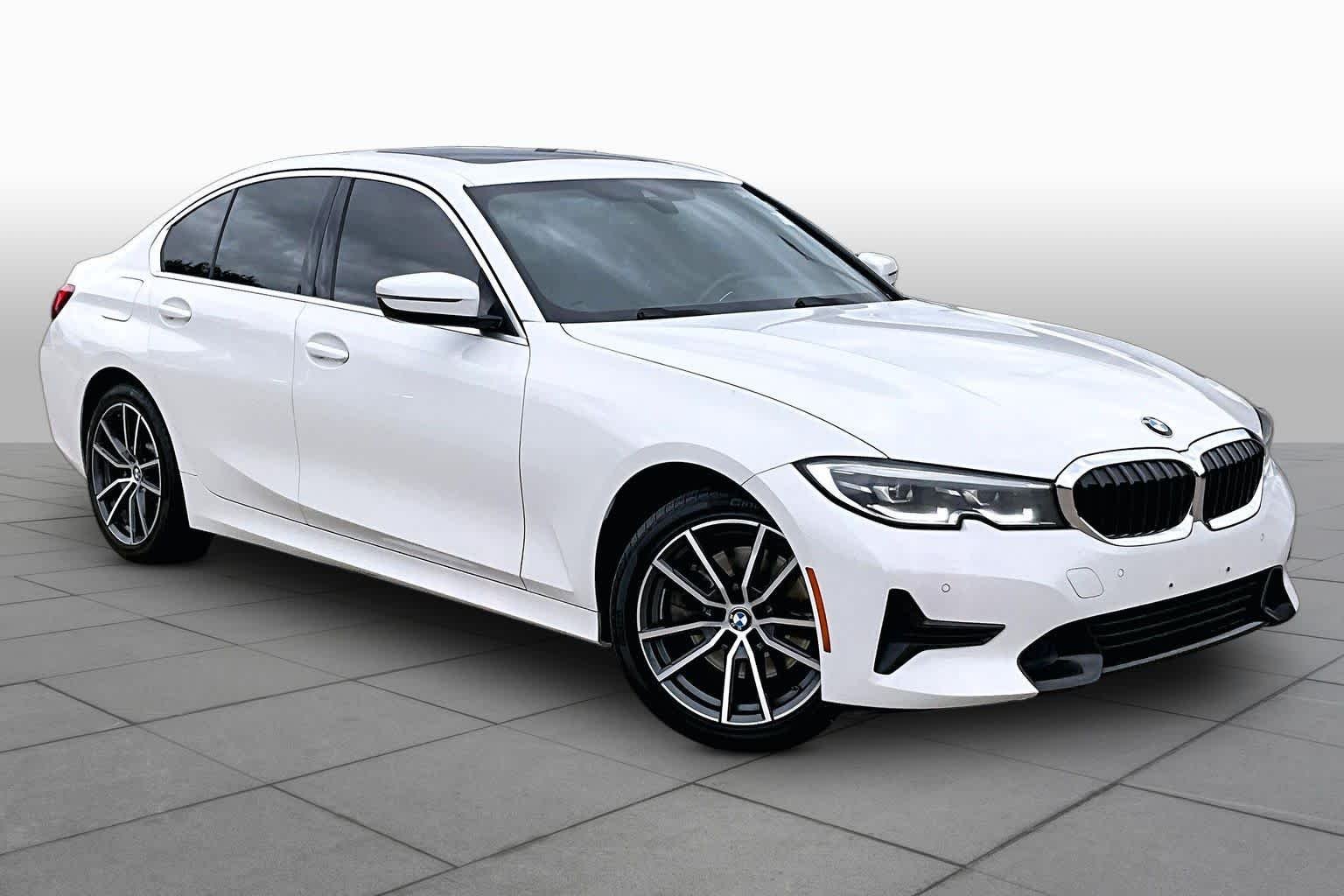 Used 2020 Alpine White BMW 330i image 3