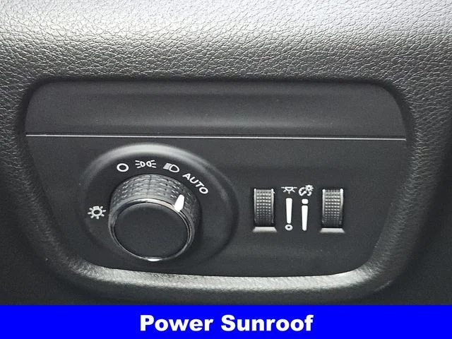 New 2025 Silver Zynith Exterior Paint Jeep Laredo image 17