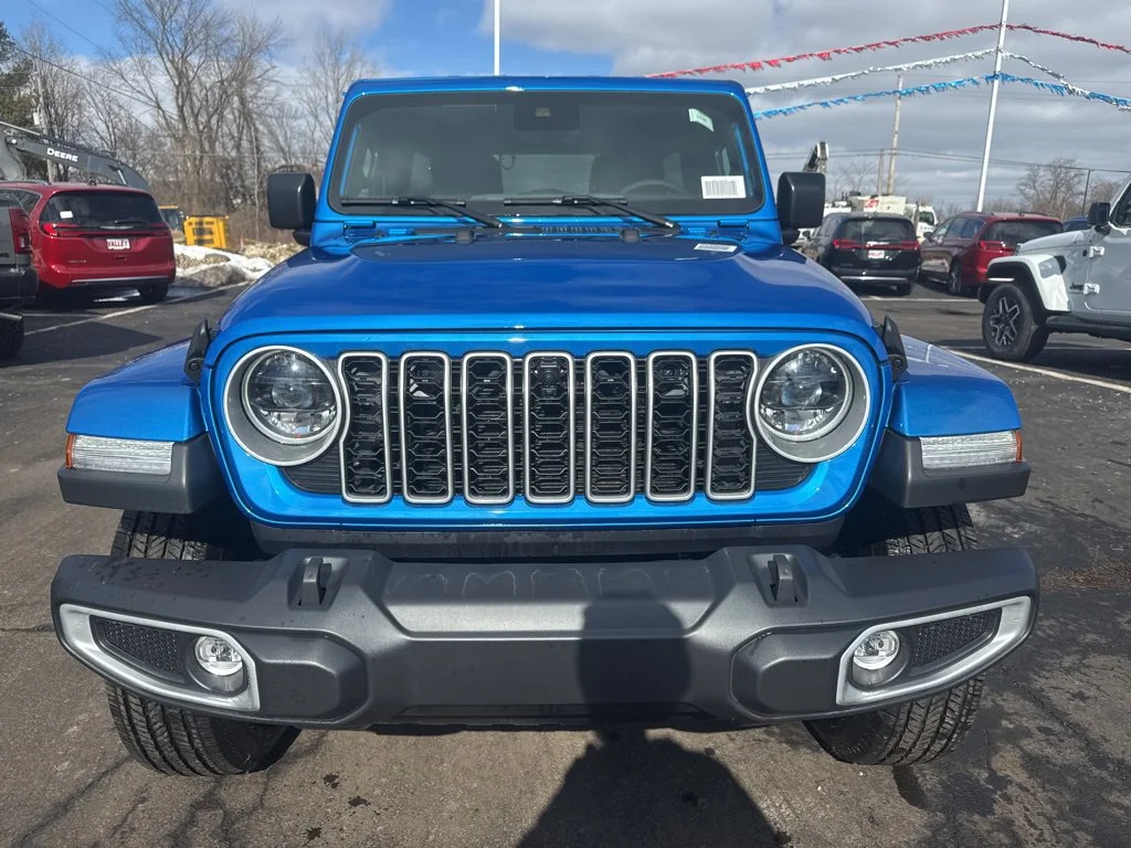 Used 2025 Blue Jeep Sahara image 8
