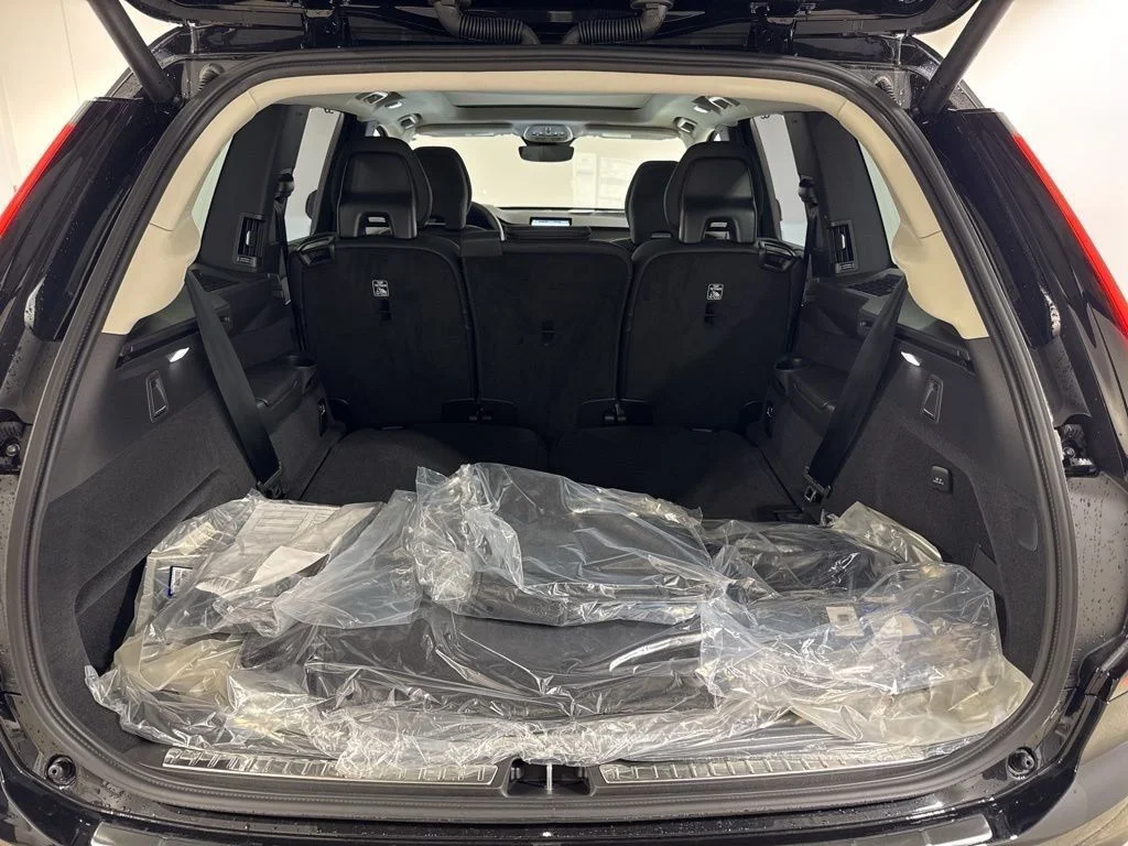 New 2026 Onyx Black Metallic Volvo T8 Ultra image 31