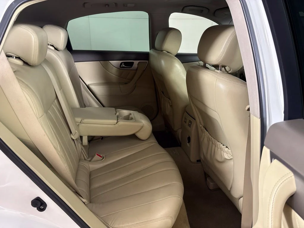 Used 2014 White INFINITI Base image 19