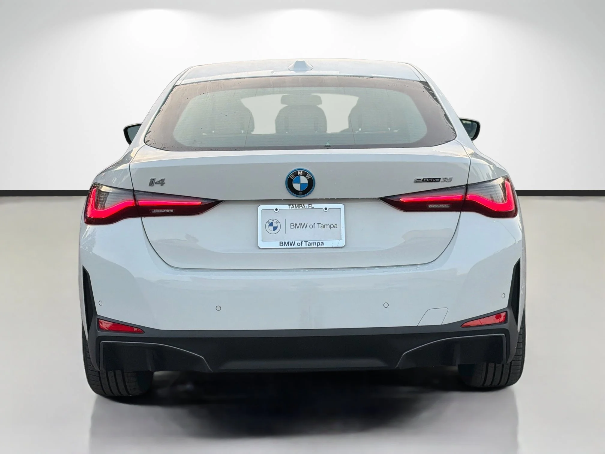 Used 2024 Alpine White BMW eDrive35 image 4