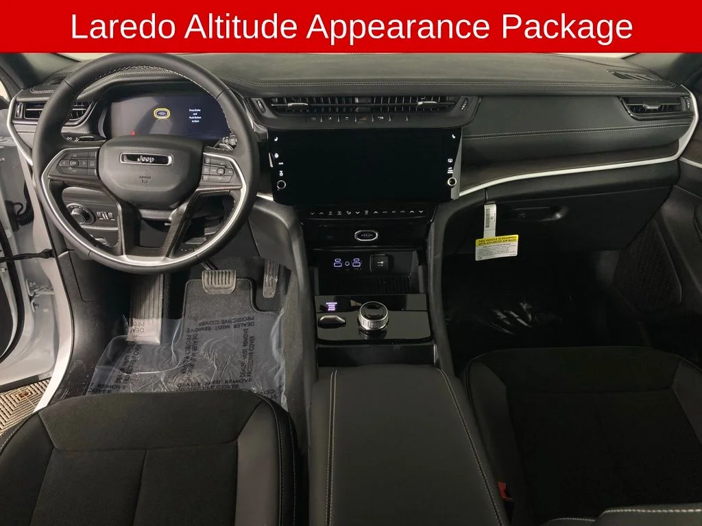 New 2026 Bright White Clear-Coat Exterior Paint Jeep Altitude image 6