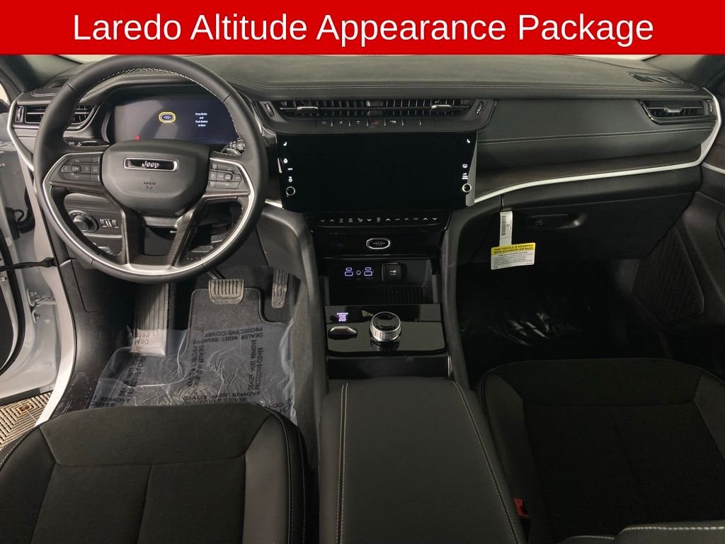 New 2026 Bright White Clear-Coat Exterior Paint Jeep Altitude image 6