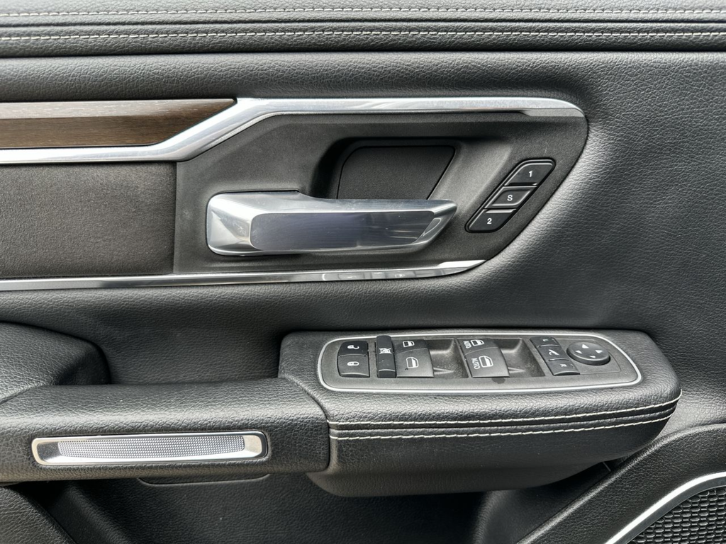 Used 2022 Silver Ram Laramie image 21