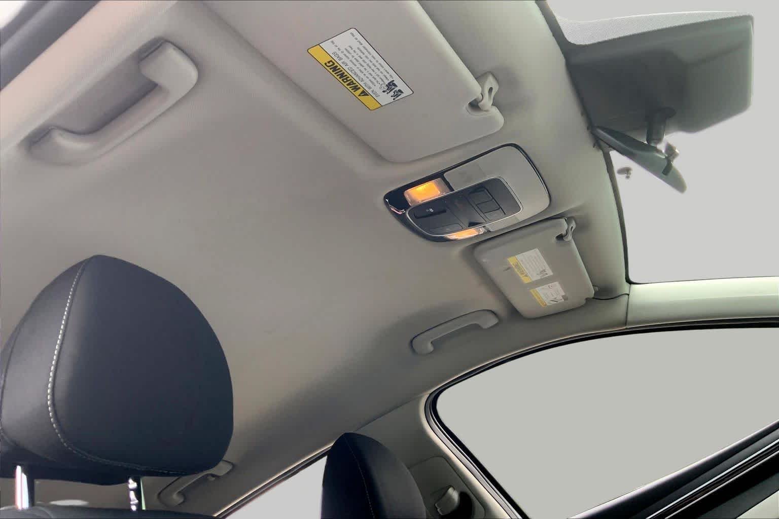Used 2022 Quartz White Hyundai SEL image 14